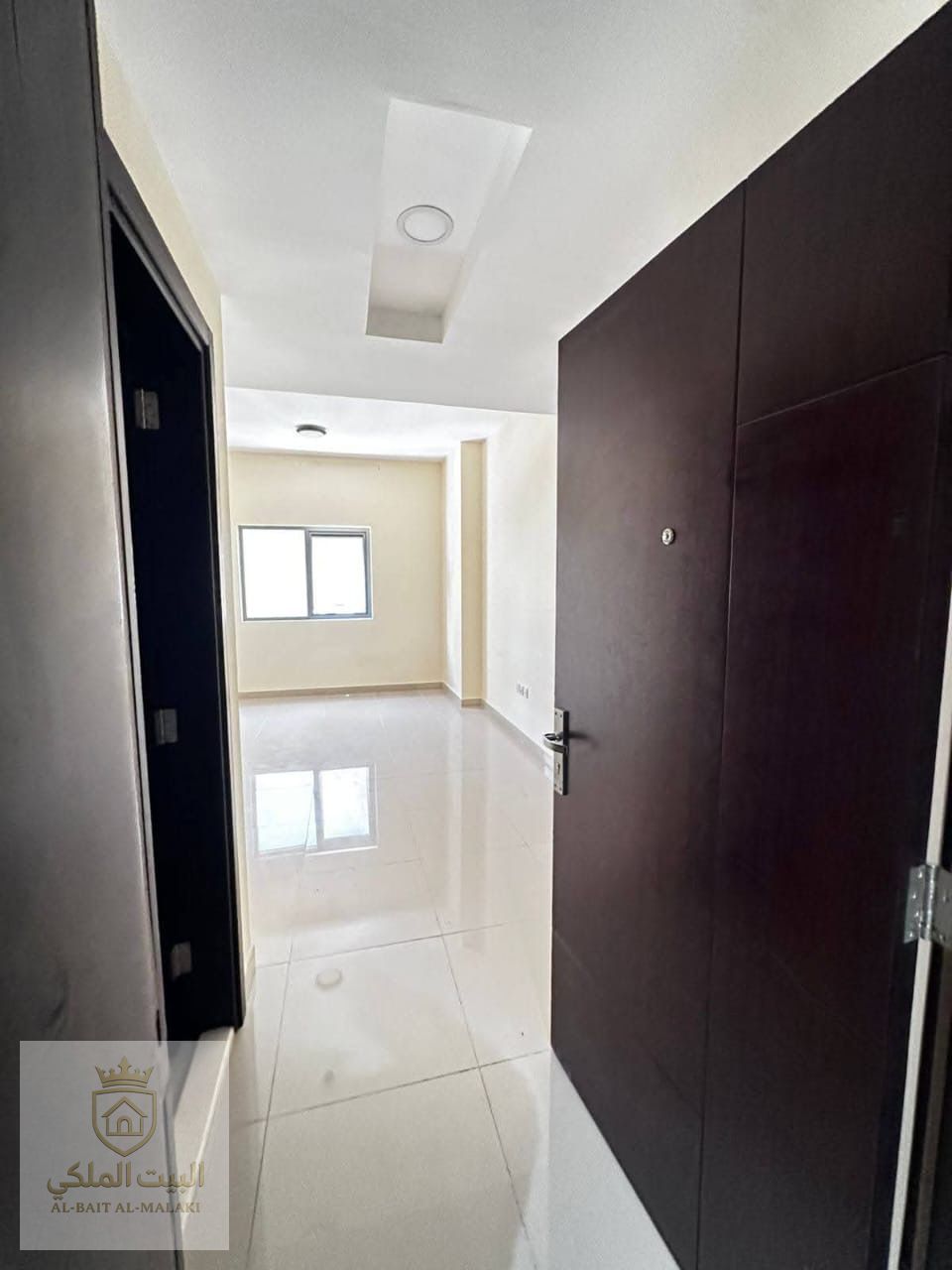 Room and lounge with balcony with free parking again