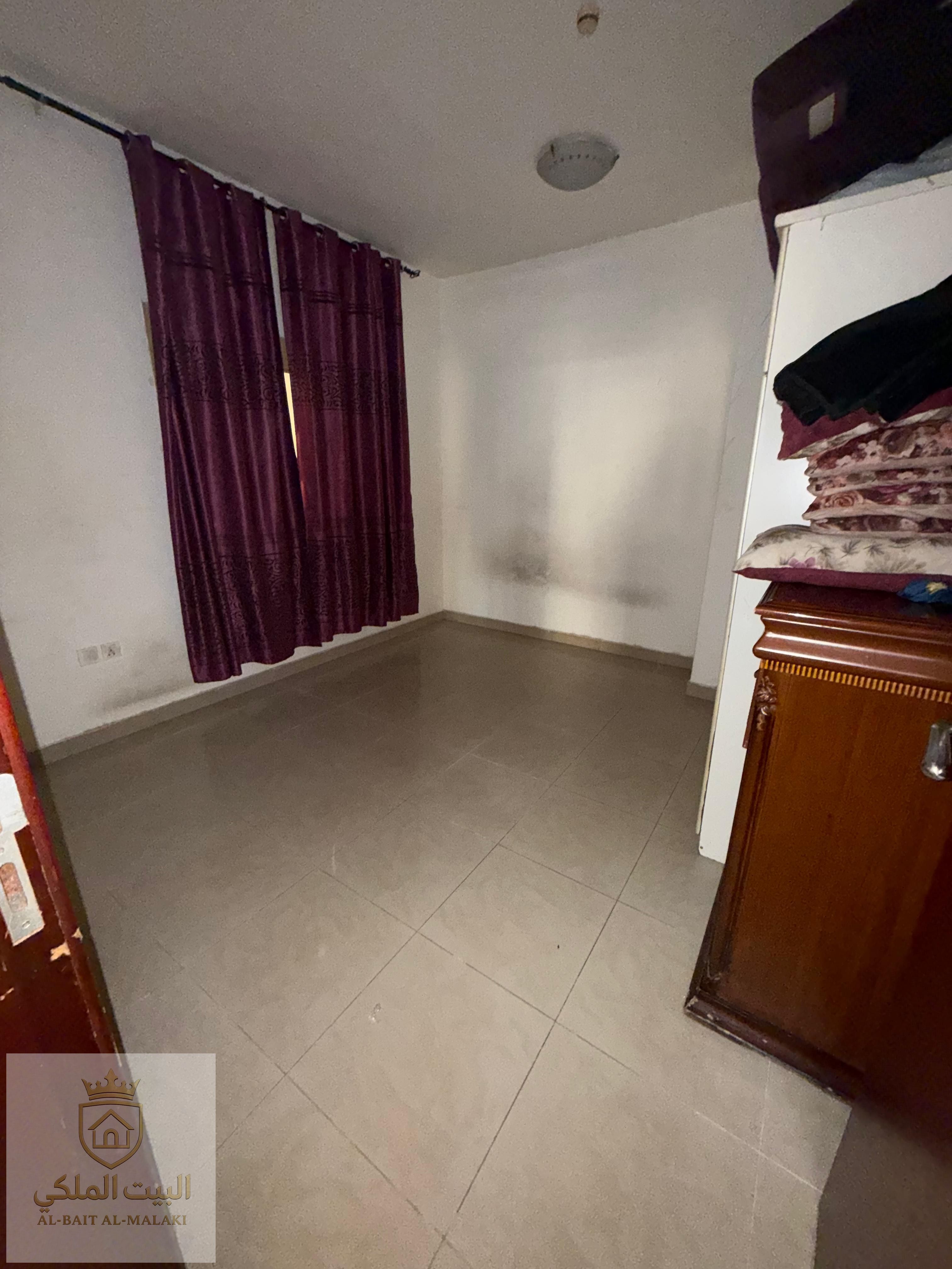 A room and a hall with a beautiful and open view in excellent finishes, building families and facilities in payment