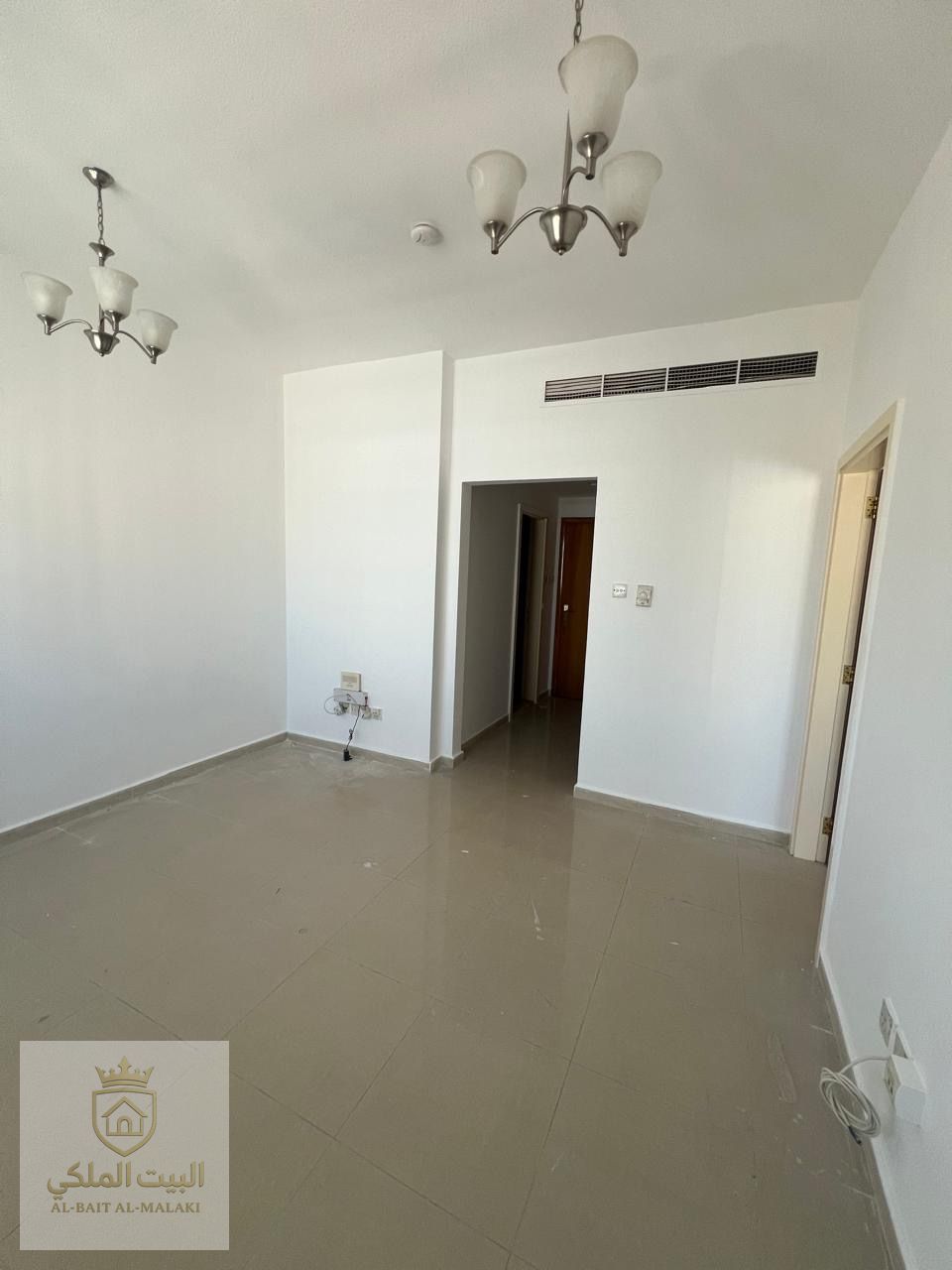 A room and a lounge in Al-Qasimia station Its ruins are open and beautiful Tower families and very clean A very special and beautiful location close to all vital centers A large area Full maintenance on the owner