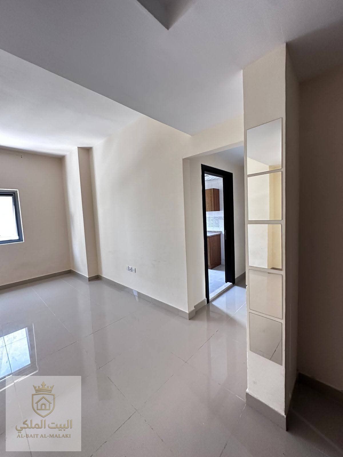 A 1-bedroom + lounge apartment, second-hand, with excellent cleanliness and a beautiful open view. Features a balcony, free parking, and flexible payment options. Perfect for families or individuals seeking comfort, convenience, and a well-maintained, mov