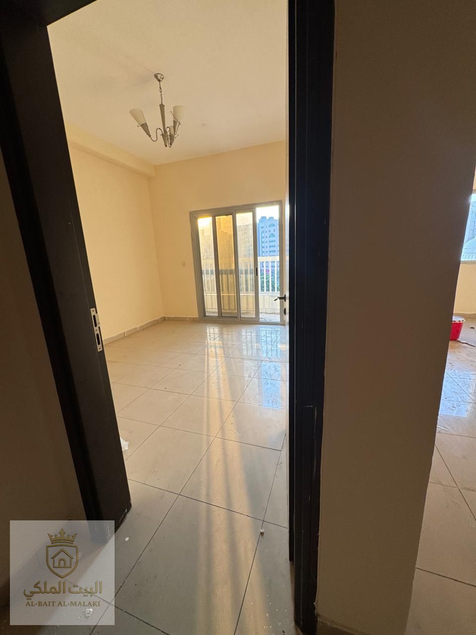 One bedroom and living room with 3 entrances and a balcony with an open view