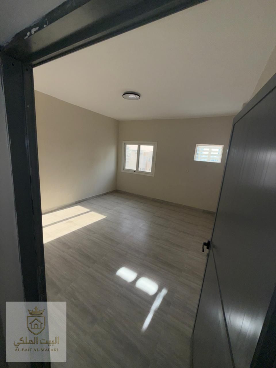 Two bedrooms and a living room, first occupancy, spacious area with balcony, split air conditioning