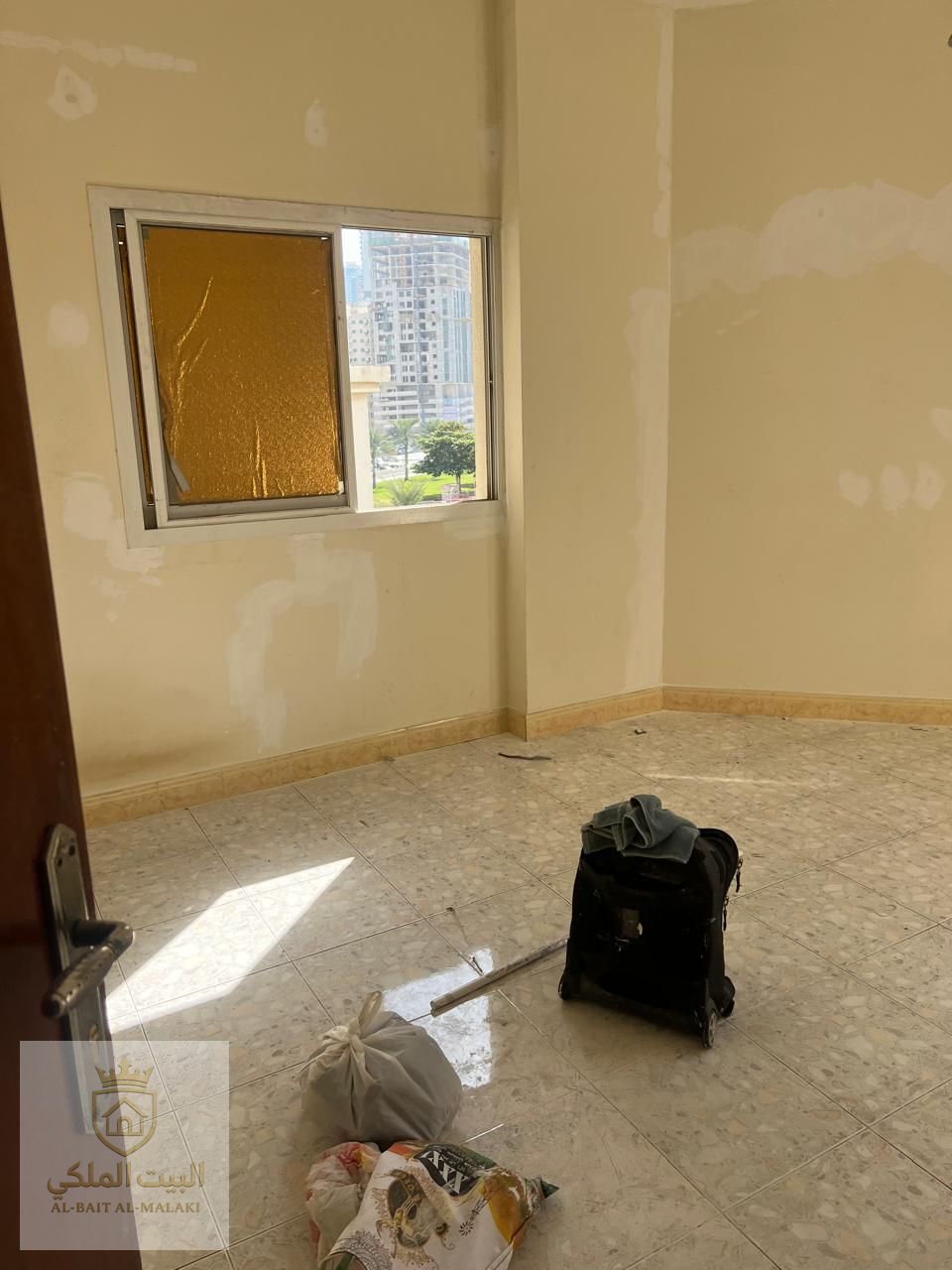 Room and lounge in Al-Majaz 3 Its ruins are open and beautiful