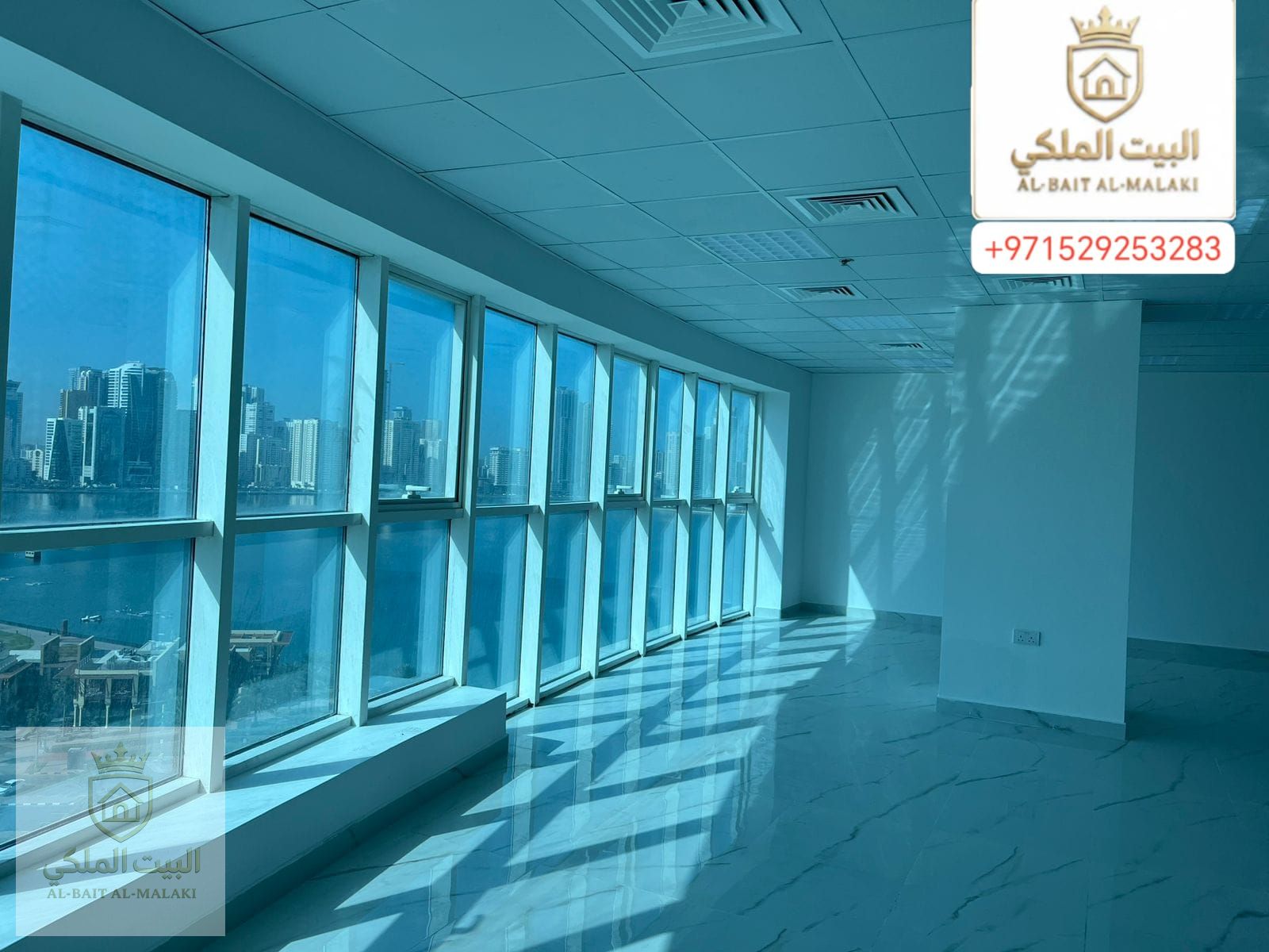 Office for rent in Sharjah, Al Majaz 2 1800 sq m Spacious space Free central air conditioning (included) Free parking Very elegant reception area Suitable for various commercial activities Prime location 24-hour security CCTV surveillance . .