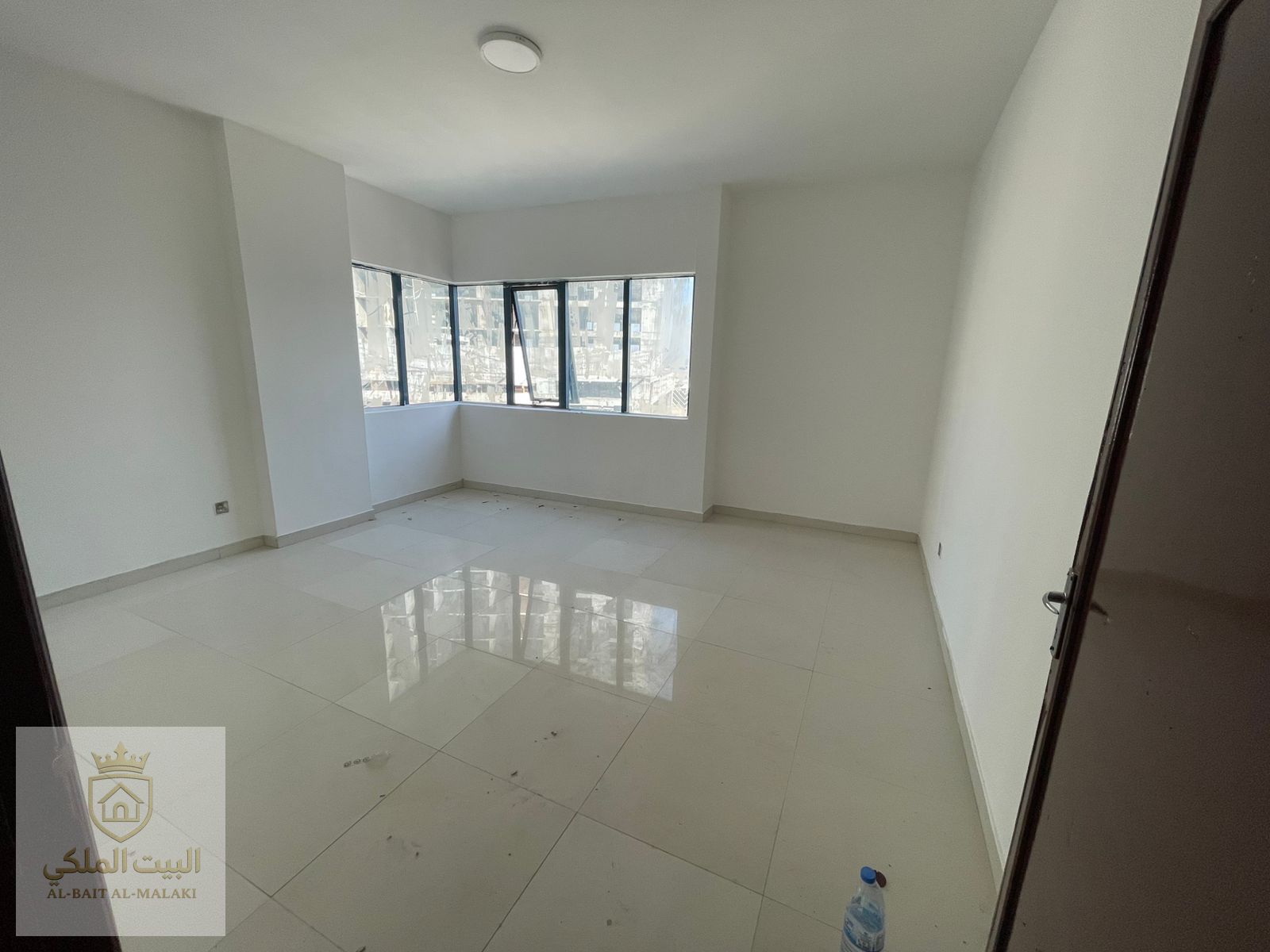 A spacious 3-bedroom apartment with a living room, a balcony, and a beautiful open view directly overlooking the Dubai exit. Close to all vital centers, shops, and restaurants. 24-hour security and CCTV surveillance. Near Dubai bus stops. Payment plans av
