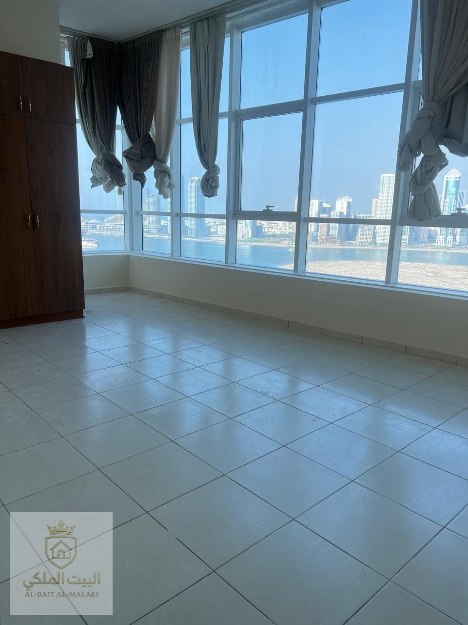 One bedroom and living room in Al Taawun Full sea view With balcony And free parking Very spacious Two bathrooms
