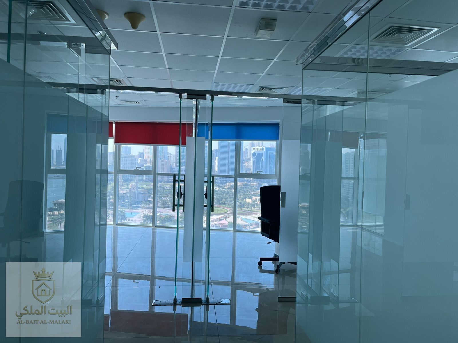 Office for annual rent in Sharjah, Al Majaz 2