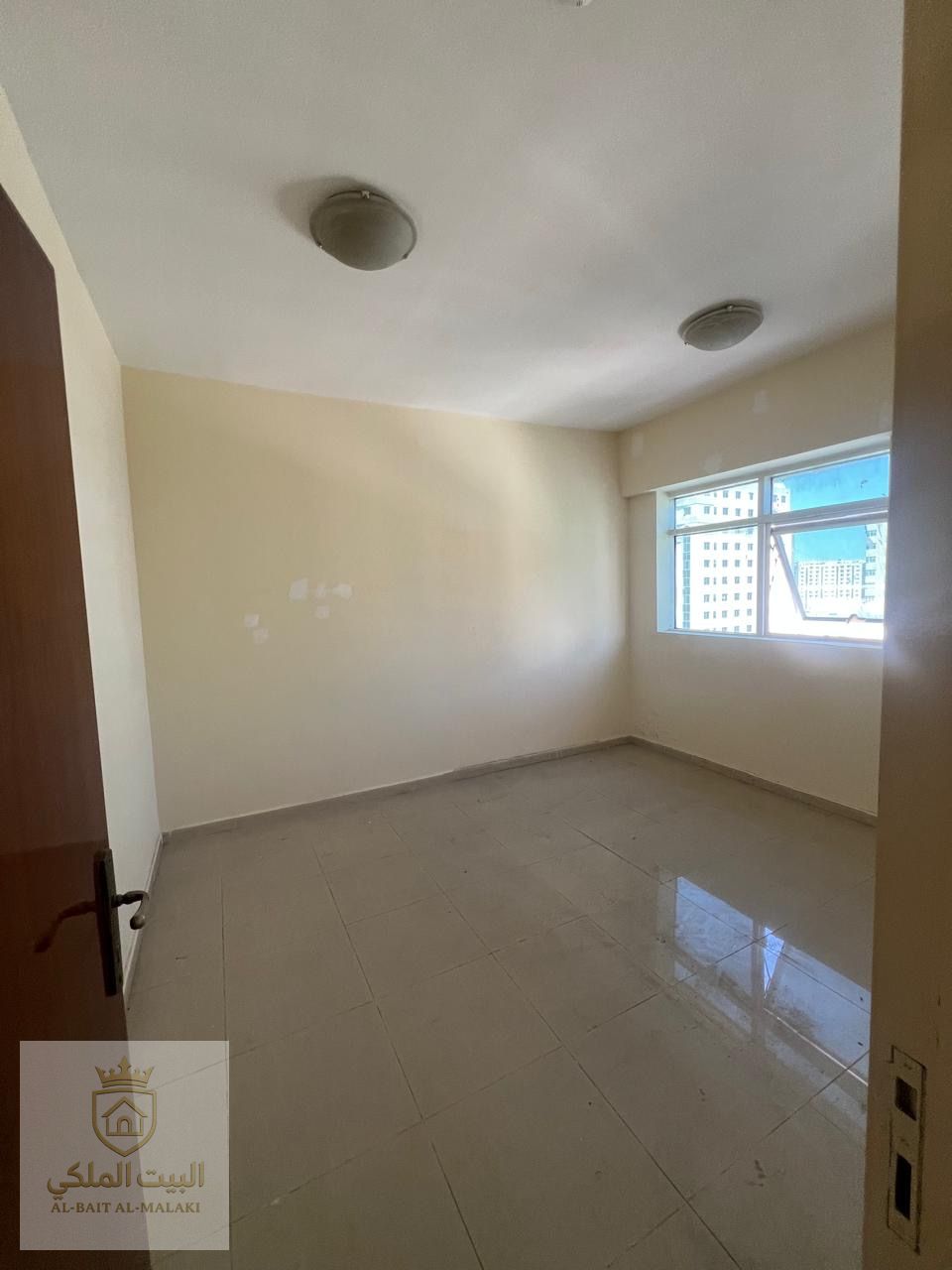 Spacious 1 Bedroom Apartment (1BHK) in Al Qasimia – Al Mahatta with an open and beautiful view. Located in a very clean and family-only tower, offering a quiet and comfortable living environment. The apartment features a wide layout and practical design,