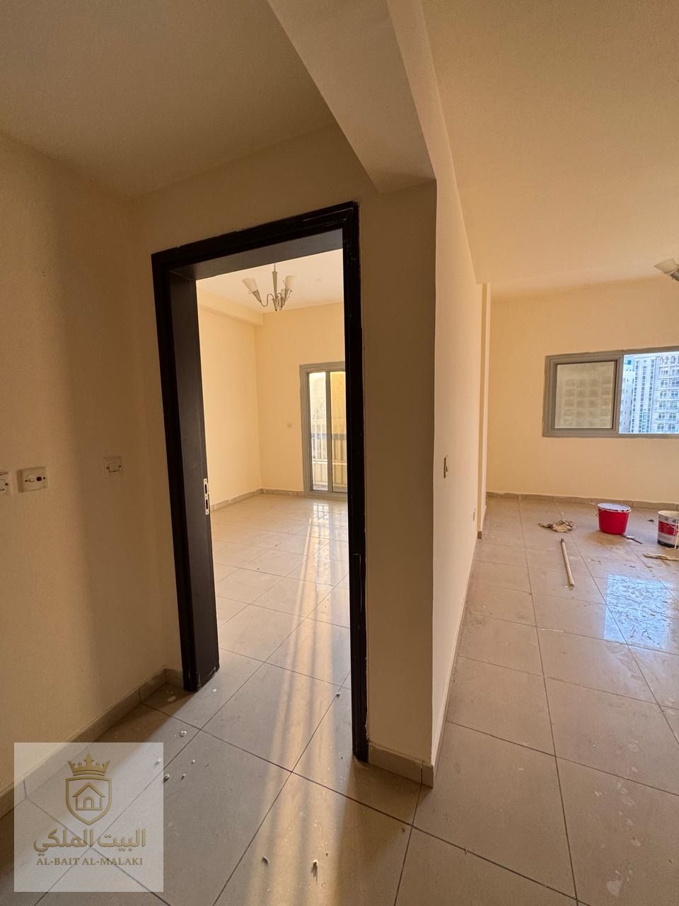 A room and a lounge in Al-Majaz 3 with an open view, a large space and payment facilities
