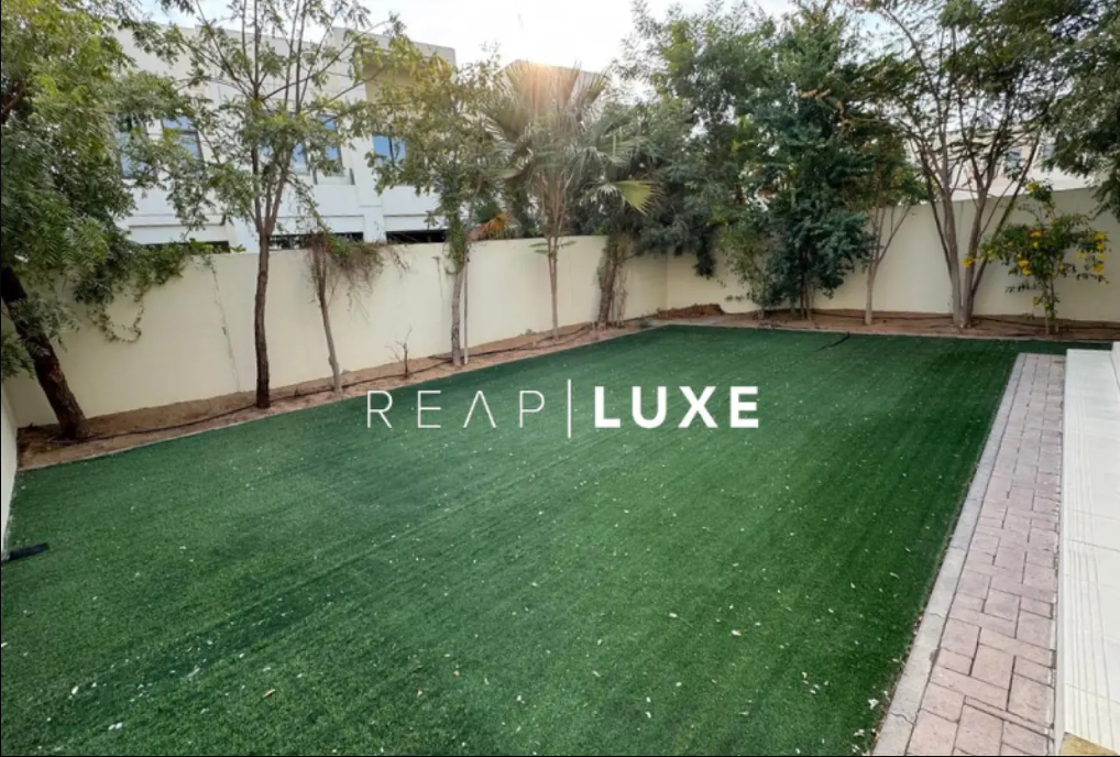 Elegant Residence l Luxury Living l Move-In Ready