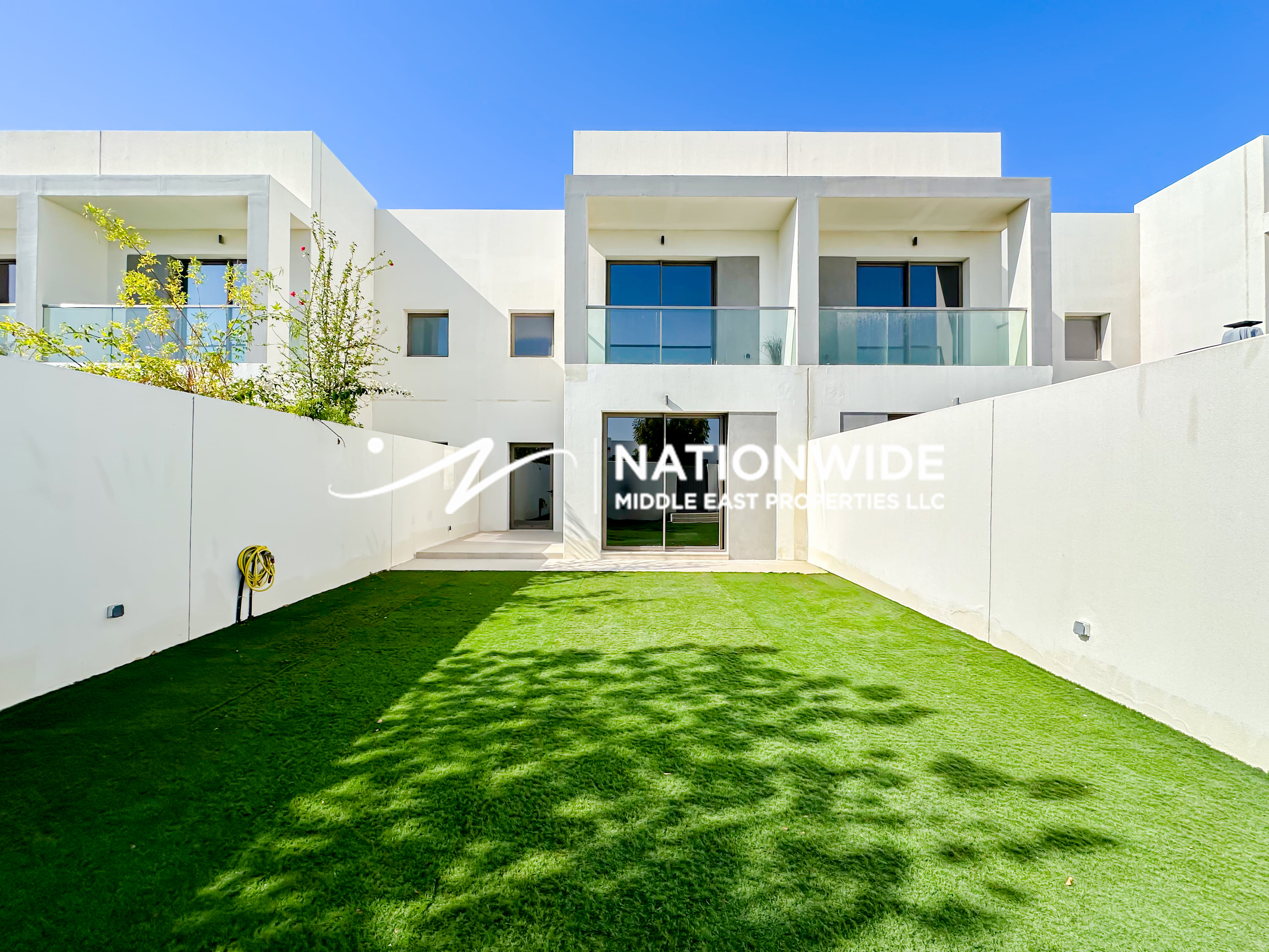 Vacant| Single Row| Prime Area| Modern Living