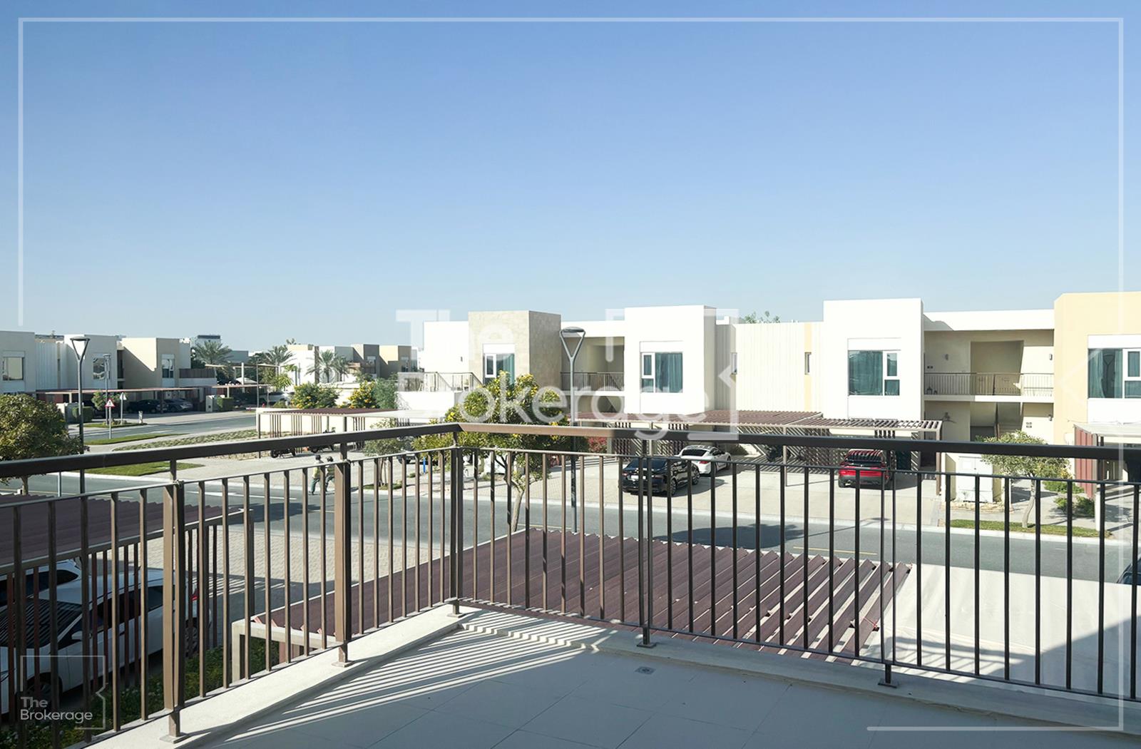 Single Row | Vacant | Bright | View NOW