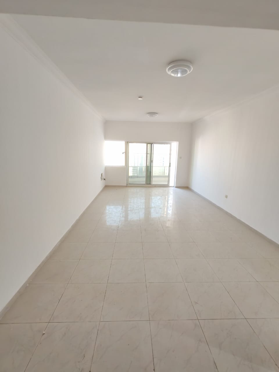 Rooms and a living room with a large space, central air conditioning, close to all services.