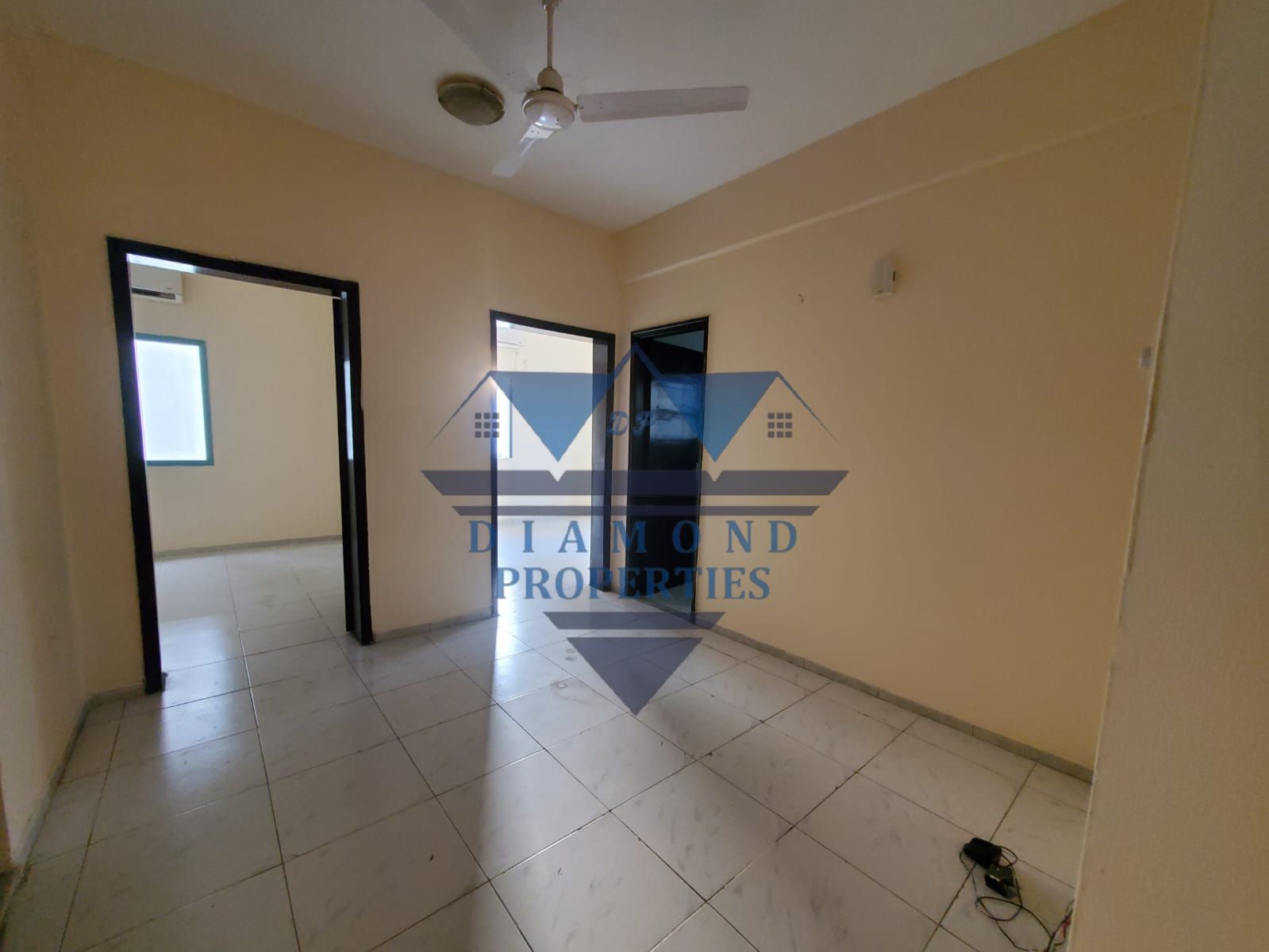LAST UNIT IDEAL LOCATION 2BHK WITH SPLIT AC FITTED SAME LIKE (3BHK) JUST IN 35K