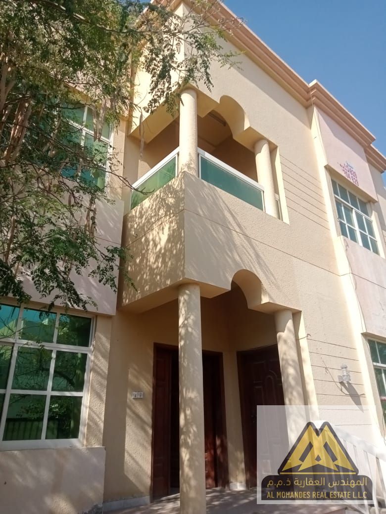 5BR Villa for Annual Rent in Al Mowaihat