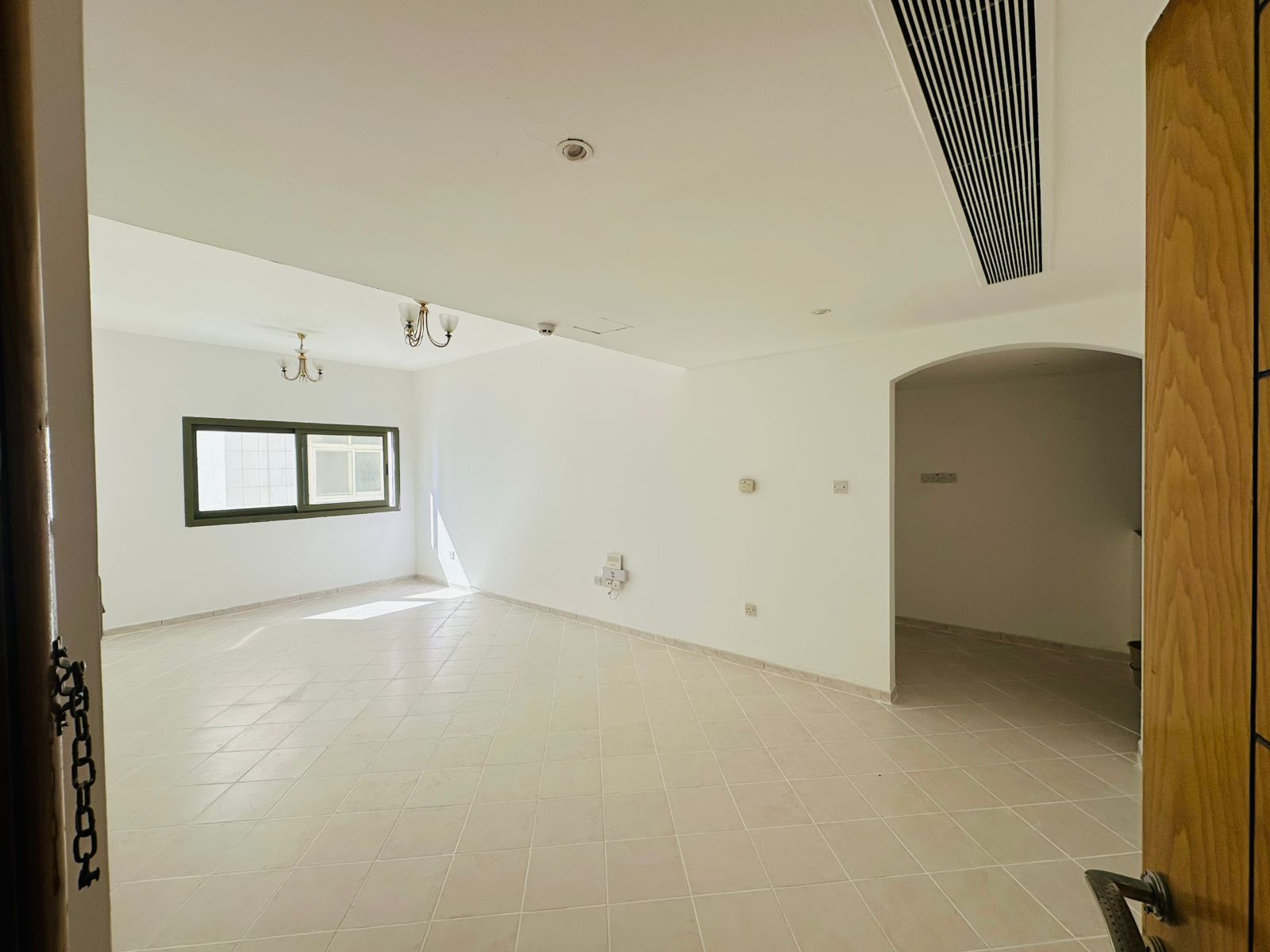1BR+hall+bath, free AC, free contract attestation