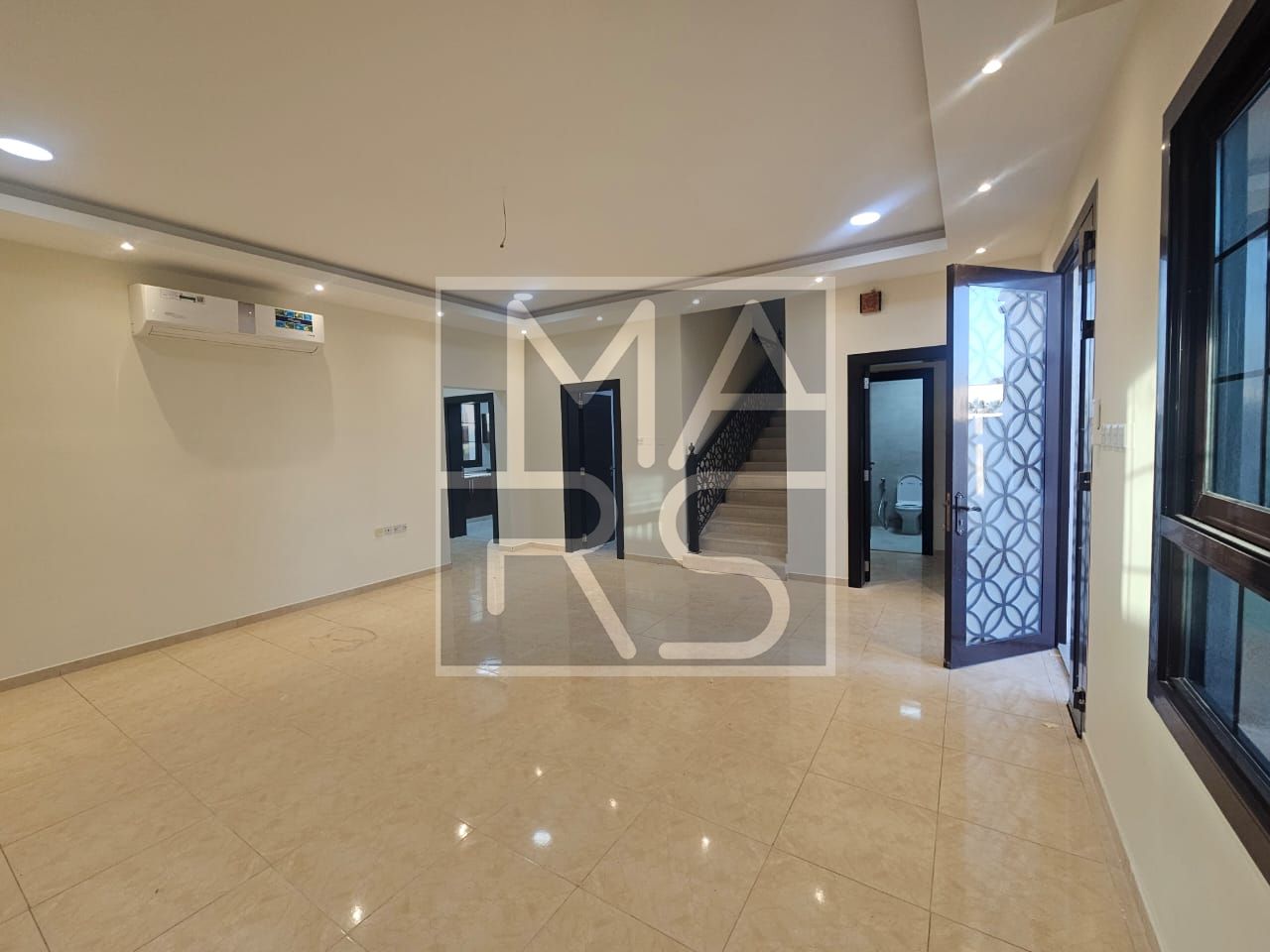 Villa for Rent –4 Bedrooms A spacious villa for rent with 5 bedrooms, ideal for large families seeking comfort and privacy.