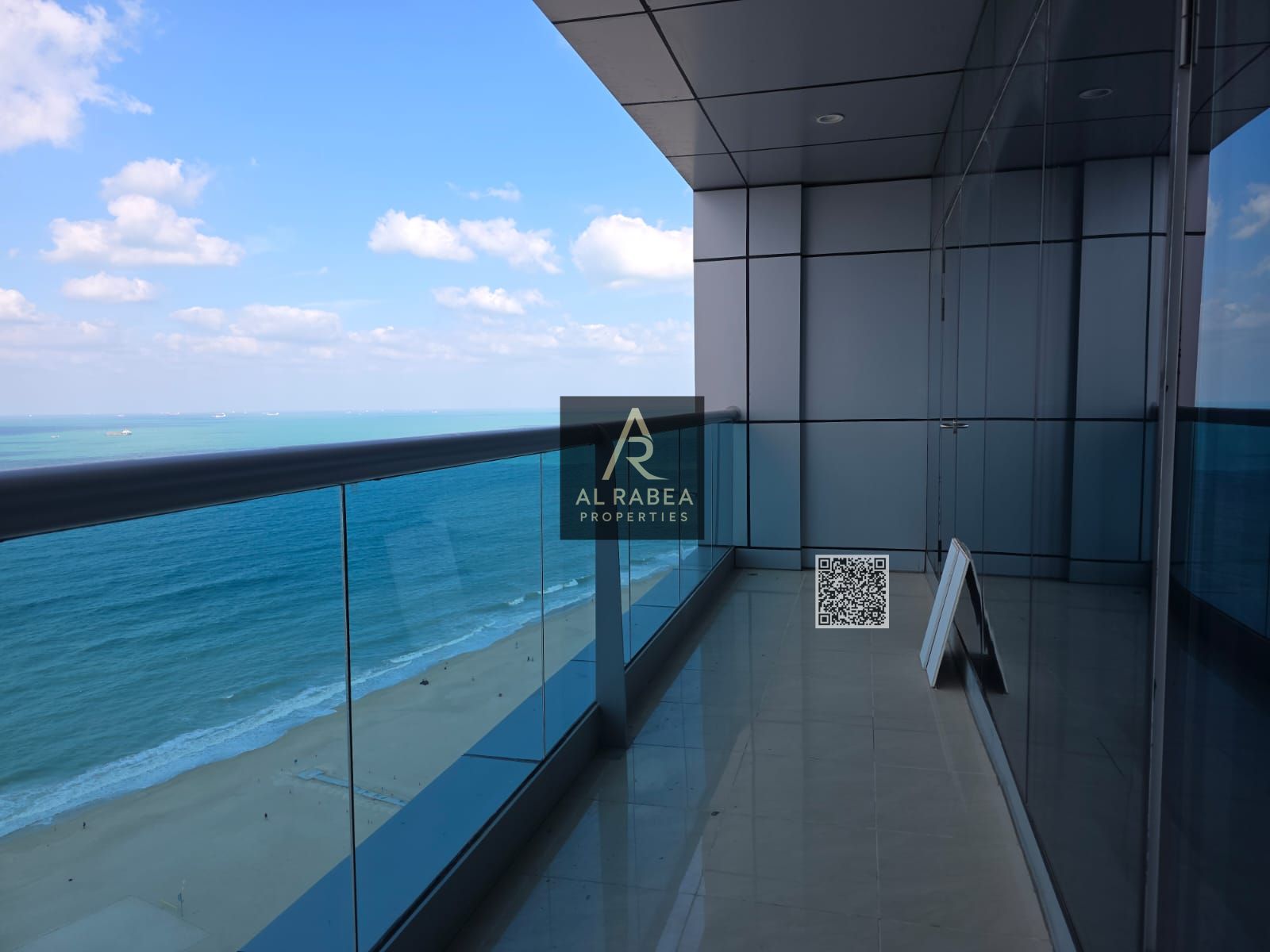 Three-bedroom duplex apartment for sale in Corniche Residence with sea view