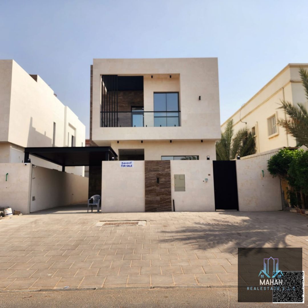 mosque, directly on Qar street, and 10 meters from the outer garden. Al-Fila means: - 5 master bedrooms (one bedroom on the ground floor and four bedrooms on the first floor) - Ground floor, large hall + meeting room + fully equipped kitchen + guest room