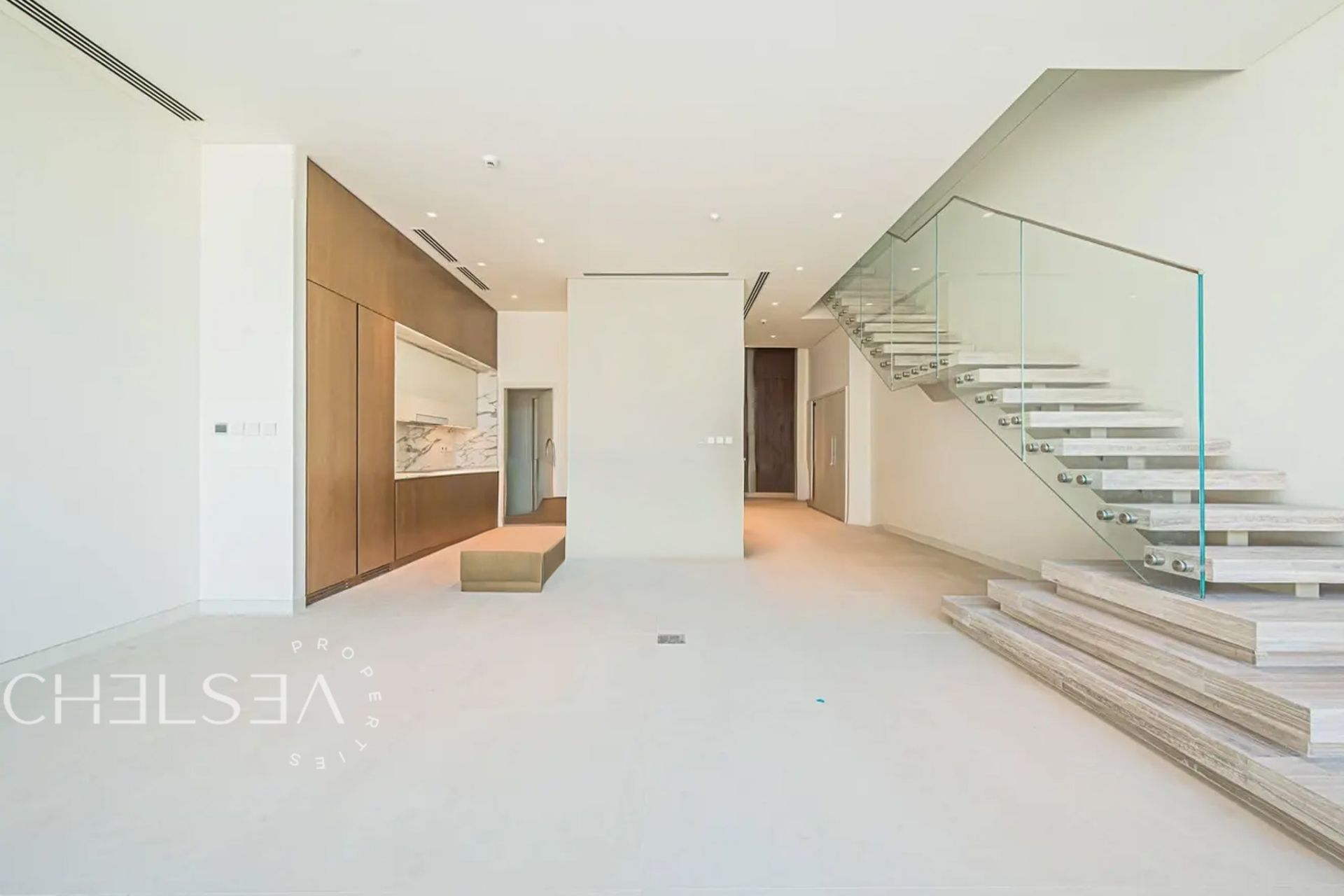 CORNER TOWNHOUSE | VAACANT NOW | OPTIONS AVAILABLE
