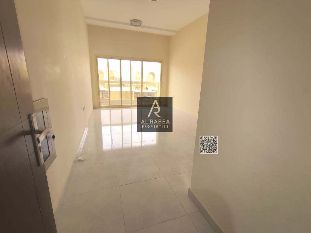 Luxurious finishes - Prime strategic location - Second occupant - Easy access to Dubai