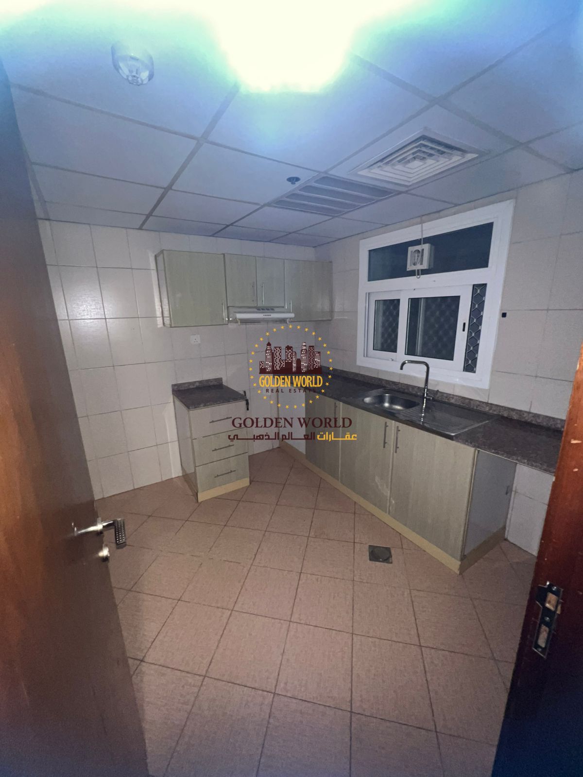 One-bedroom + living room in Al Taawun, Sharjah. Built-in storage, 1 bath, family building, 24/7 security, clean apartment, AED 41,000/year, first ins