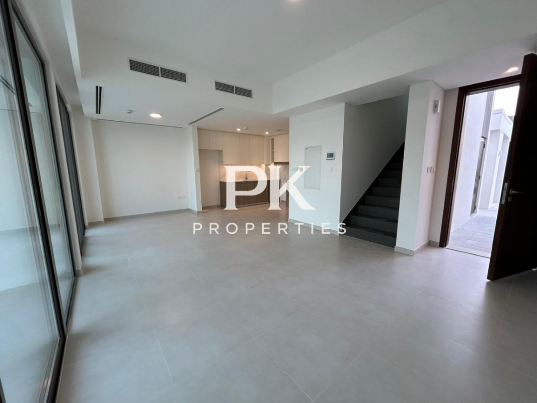 Huge 3 Bedrooms | Vacant Soon | Single Row