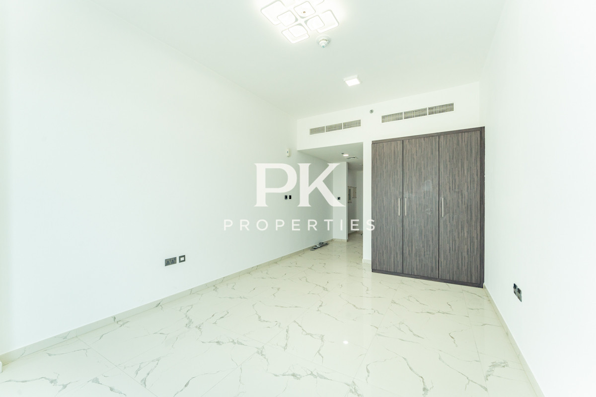 No Commission | Modern | Huge Size | Vacant soon