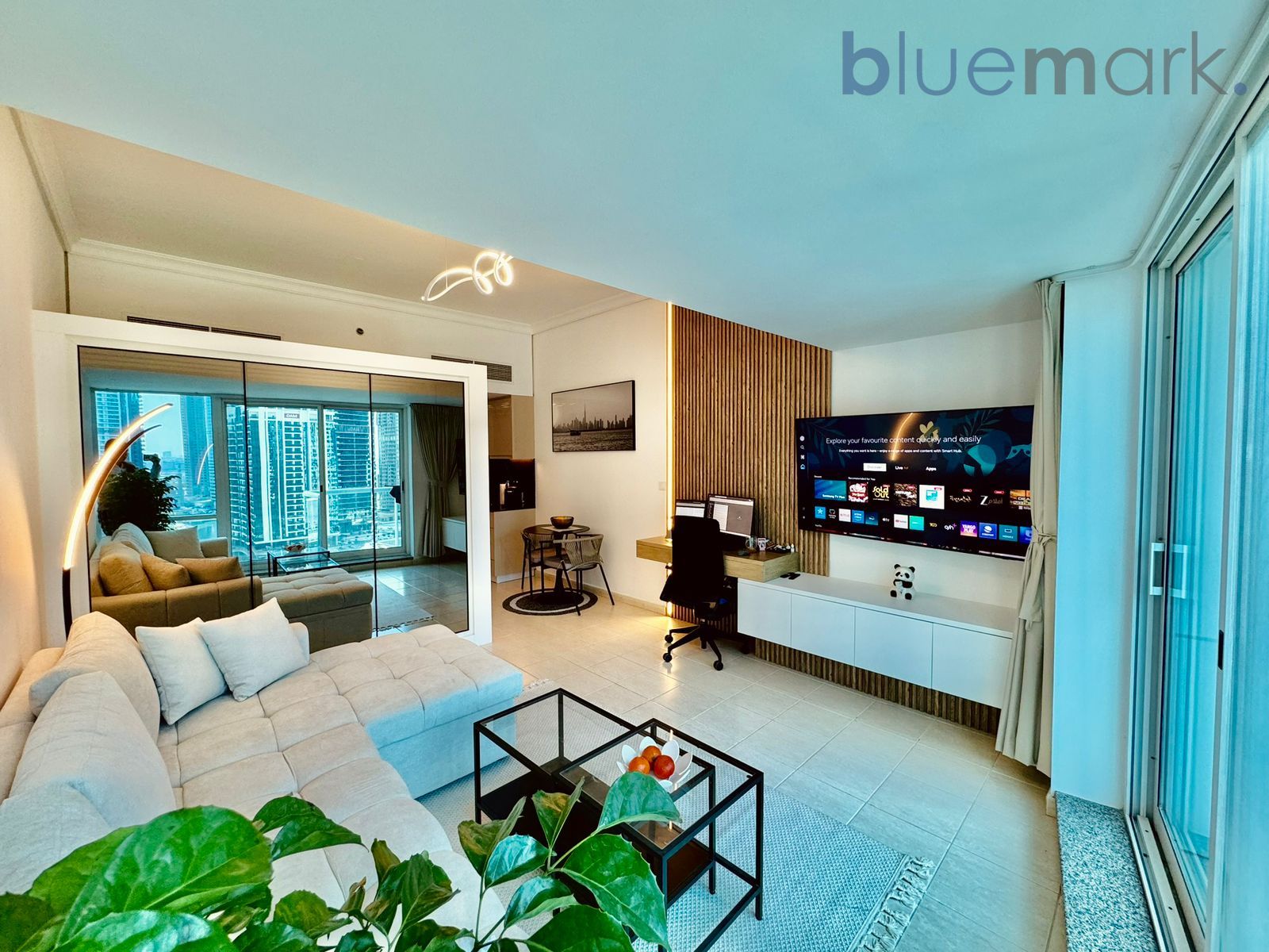 Extra-Spacious Studio | Fully Upgraded | Next to Metro | Lake View | VOT