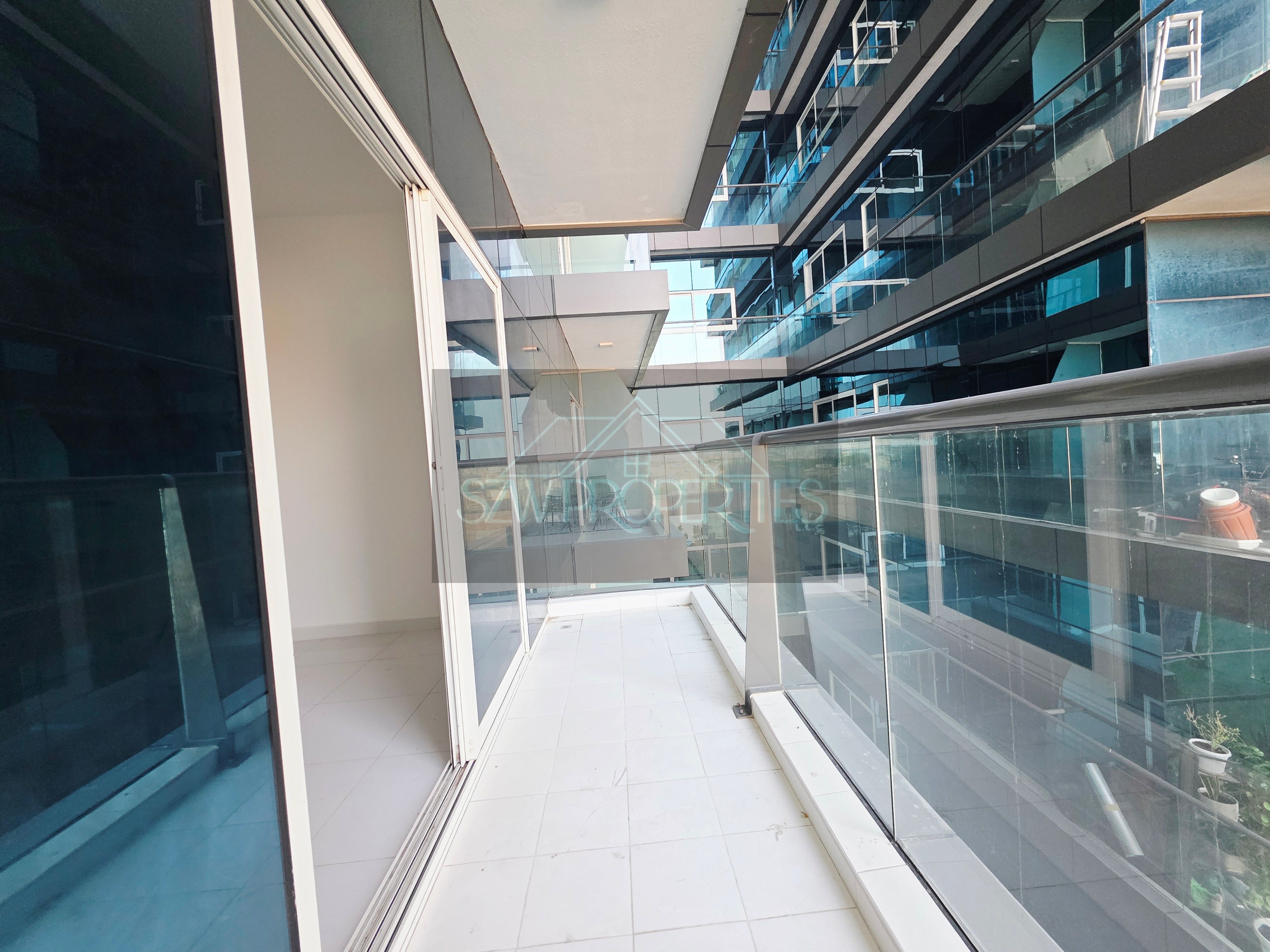 SPACIOUS STUDIO APARTMENT =CLOSE TO SOUQ EXTRA