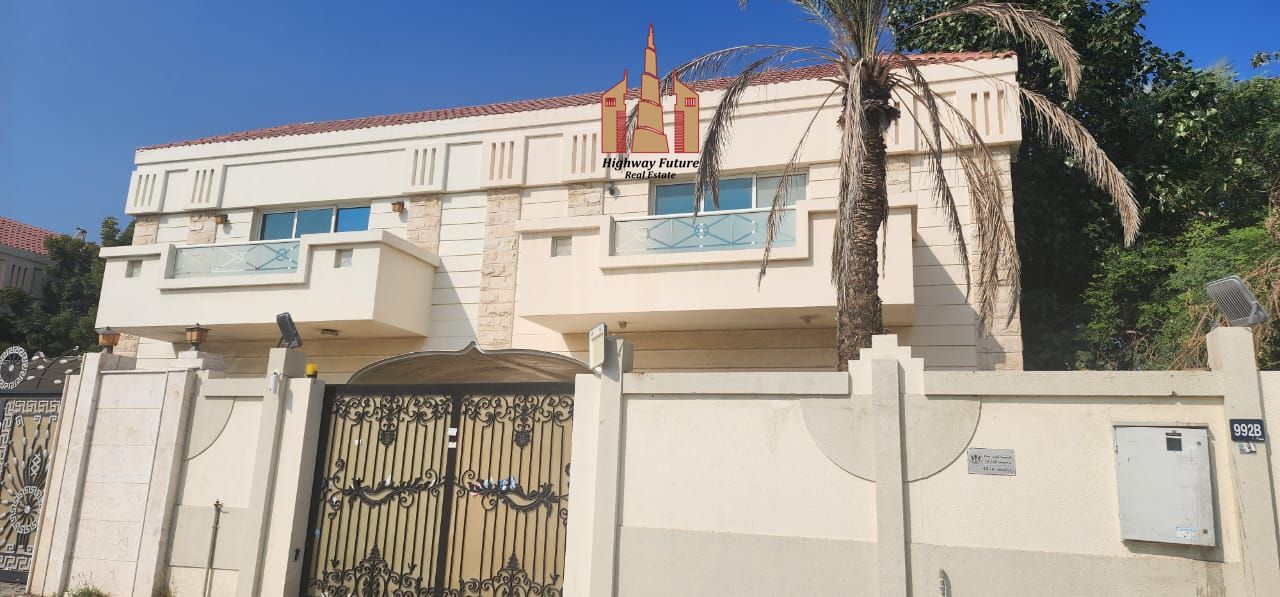 4 bedroom villa for commercial with pool big Balcony near Beach