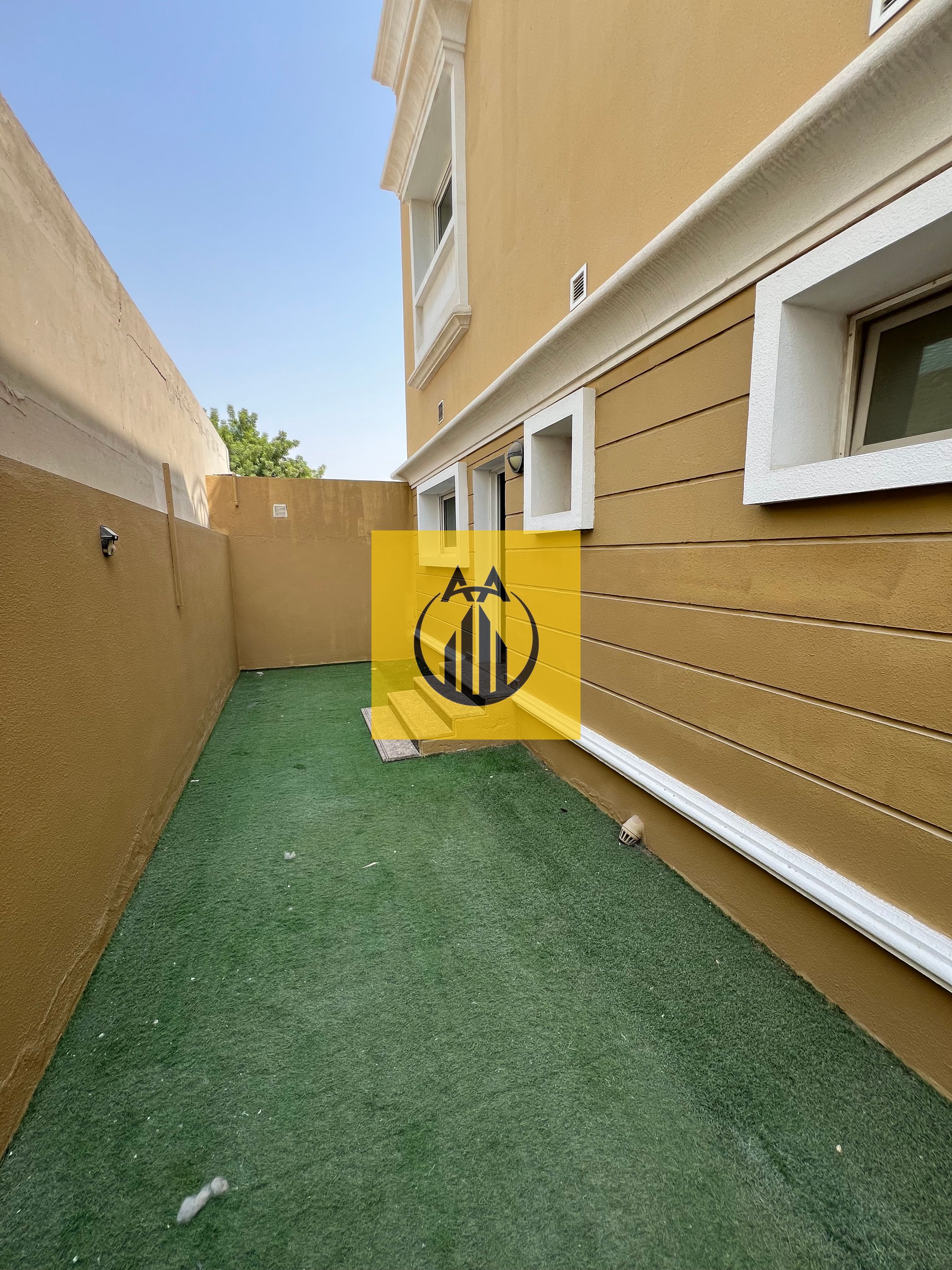 Villa for rent in mirdif area 3 rooms + maid room