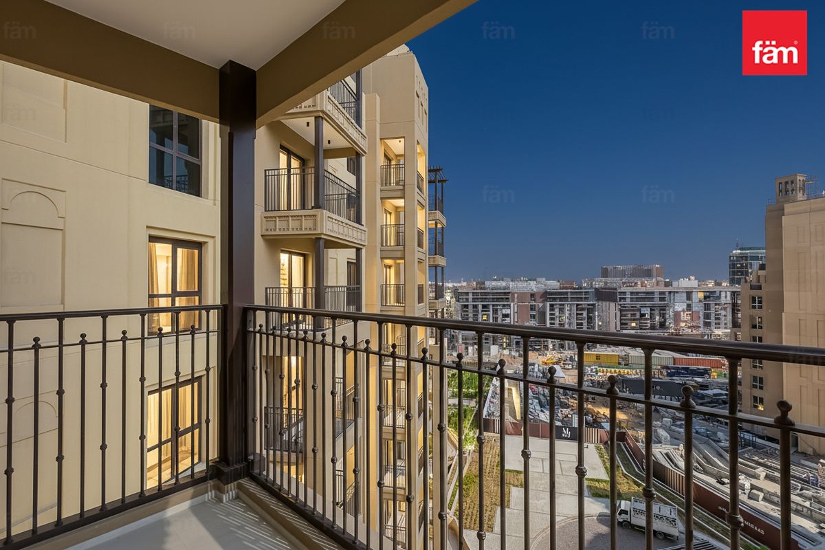 HIGH FLOOR | BRIGHT UNIT | MOTIVATED LANDLORD