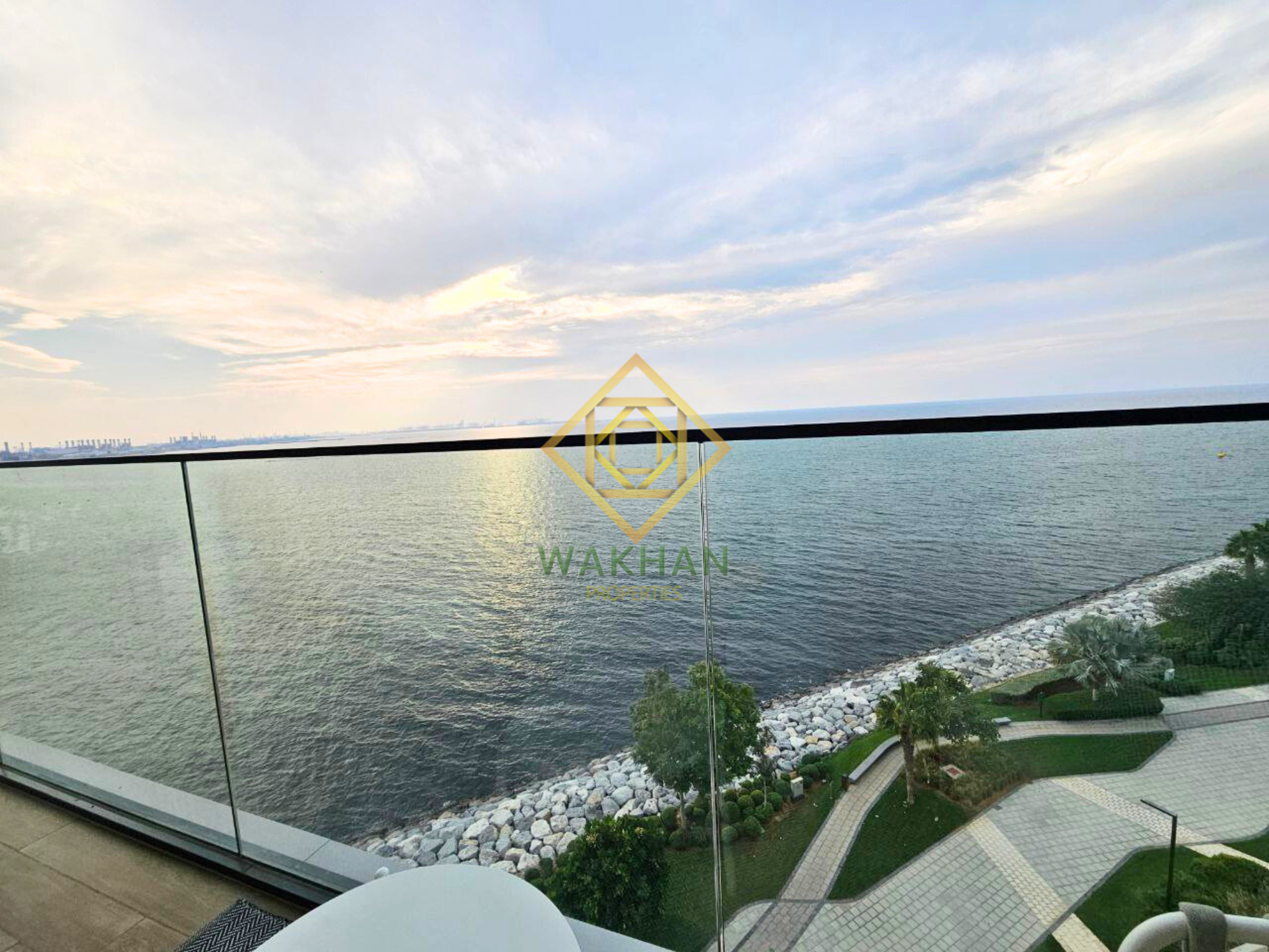Luxury 4 + Maids |Full Sea and Sunset View |Vacant