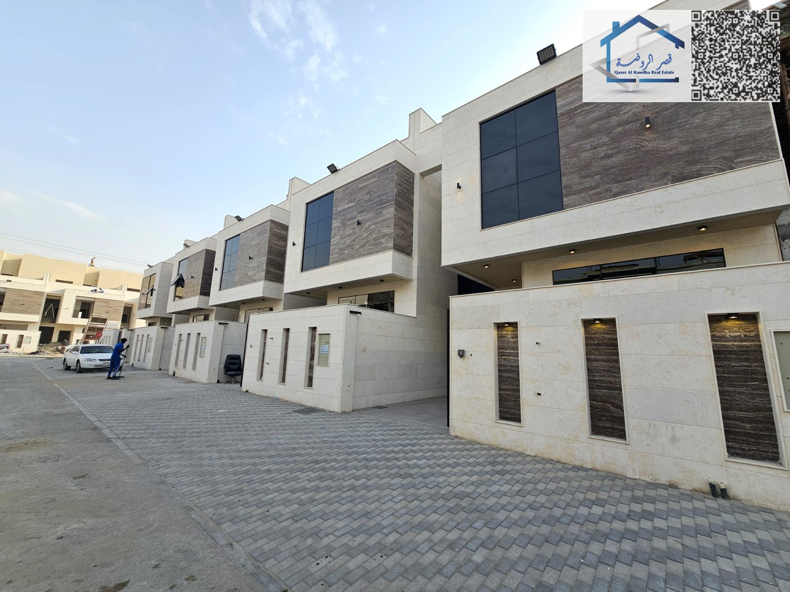 Exceptional villa for your dream home at the best price, including fees and top-of-the-line finishing. 3-story villa with 5 bedrooms.