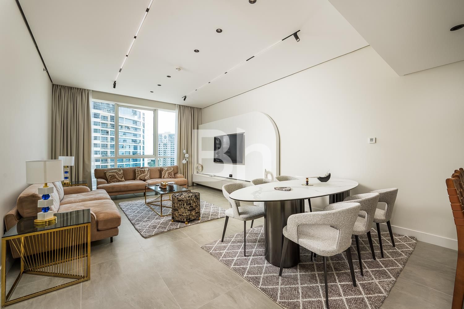 Upgraded | 2+Maid | Beach front living