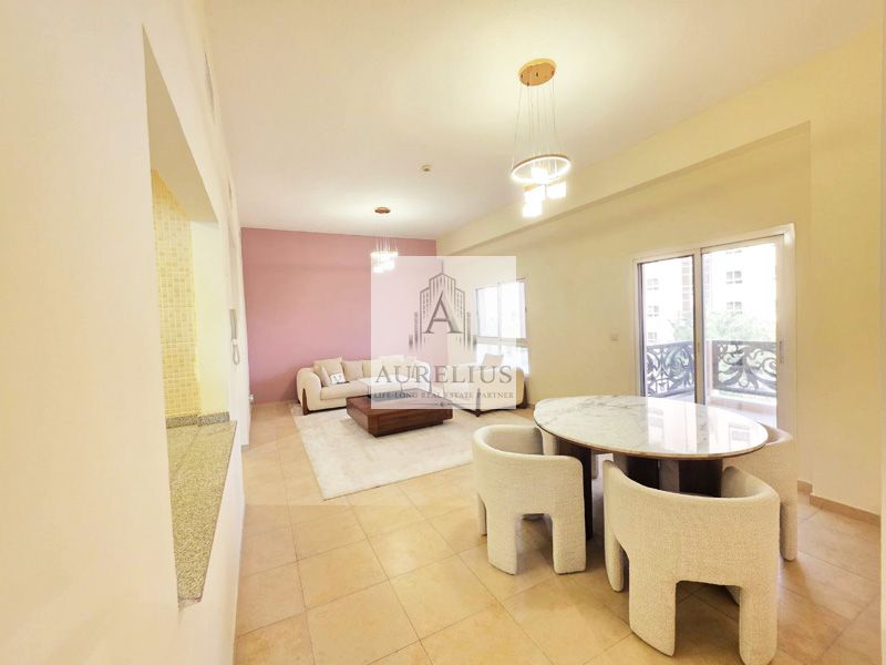 Vacant – Terrace – Partly Furnished – Central Location