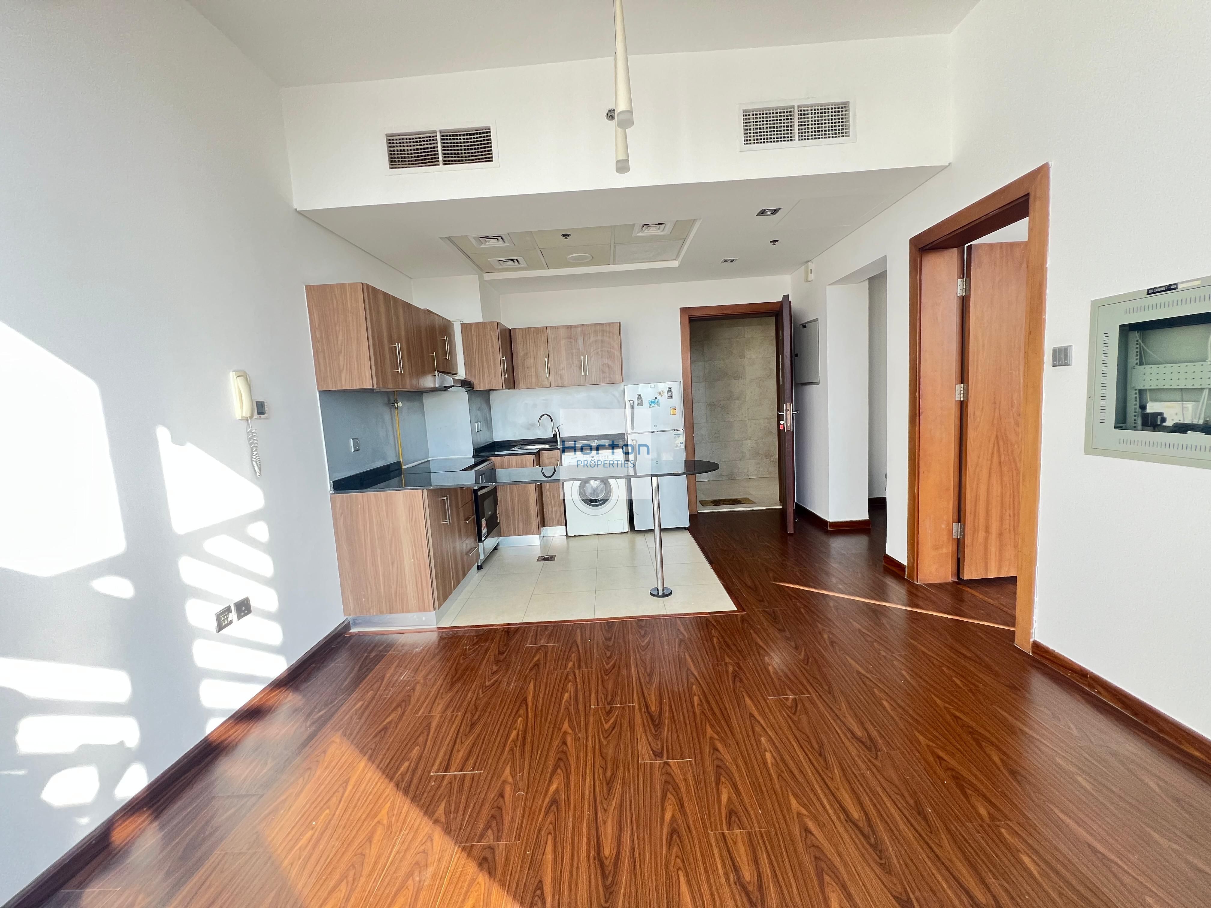 COMMUNITY VIEW I VACANT I PRIME LOCATION