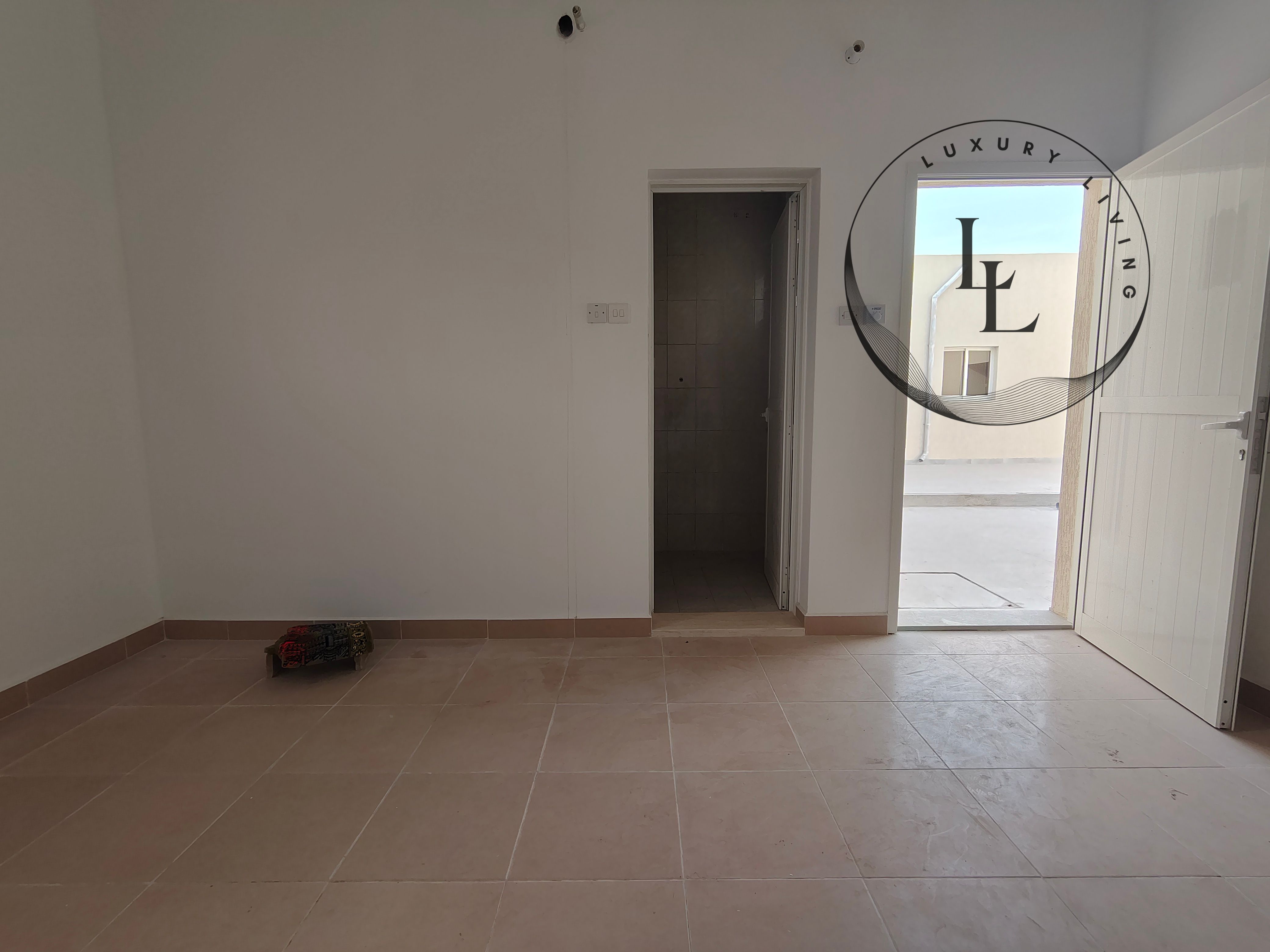 Brand new 6bhk villa is available in 100k with two kitchen at prime location