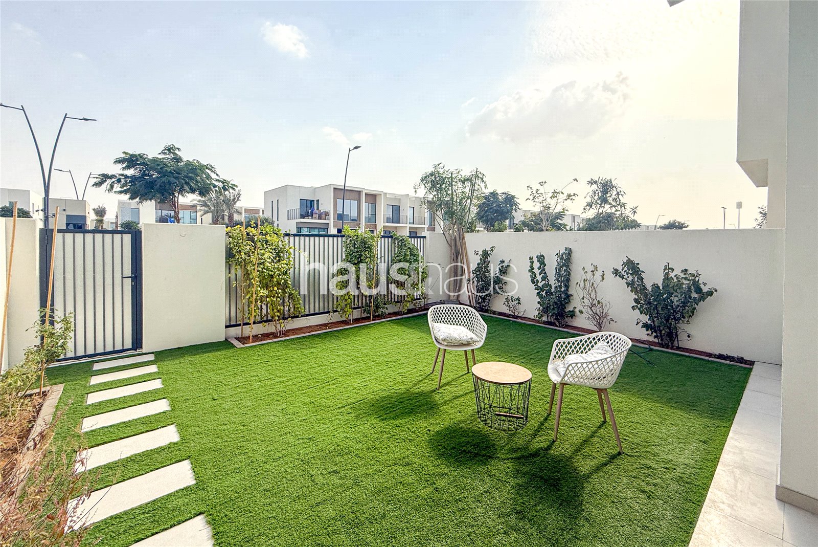 CHILLER FREE | NEXT TO THE POOL | EMAAR