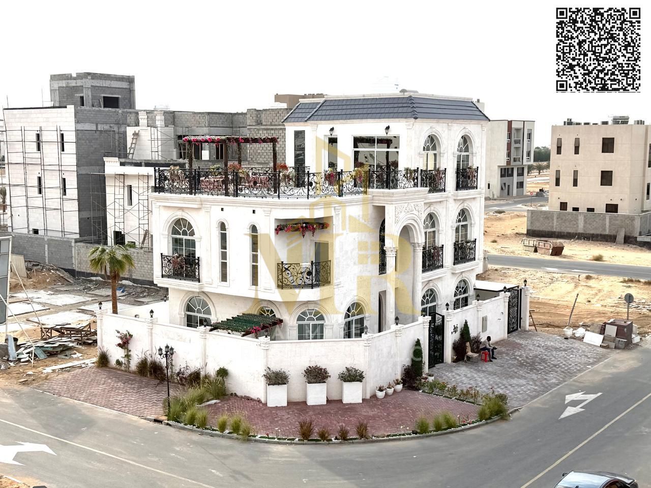 Own your dream villa and invest in a sophisticated style in a luxurious villa in the heart of Al Bahia. High-end finishing.