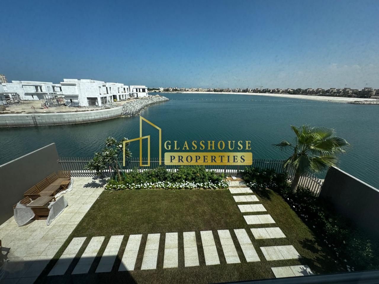 Luxurious BeachFront 4 BR Villa in Falcon Island
