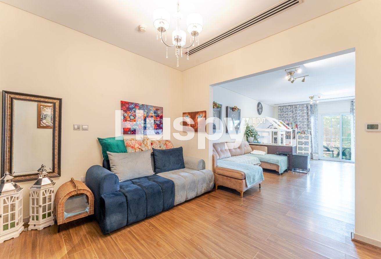 Vacant | Unfurnished | Community View