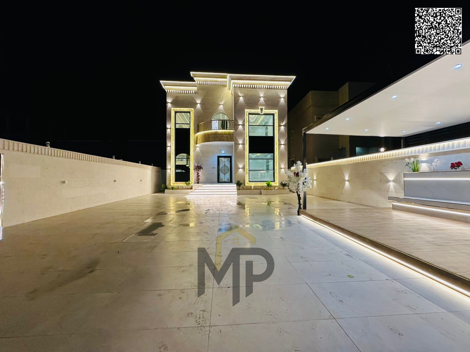 For sale: a large villa in Al Muwaihat, freehold ownership for all nationalities, including air conditioning, electricity and water, in a prime locati