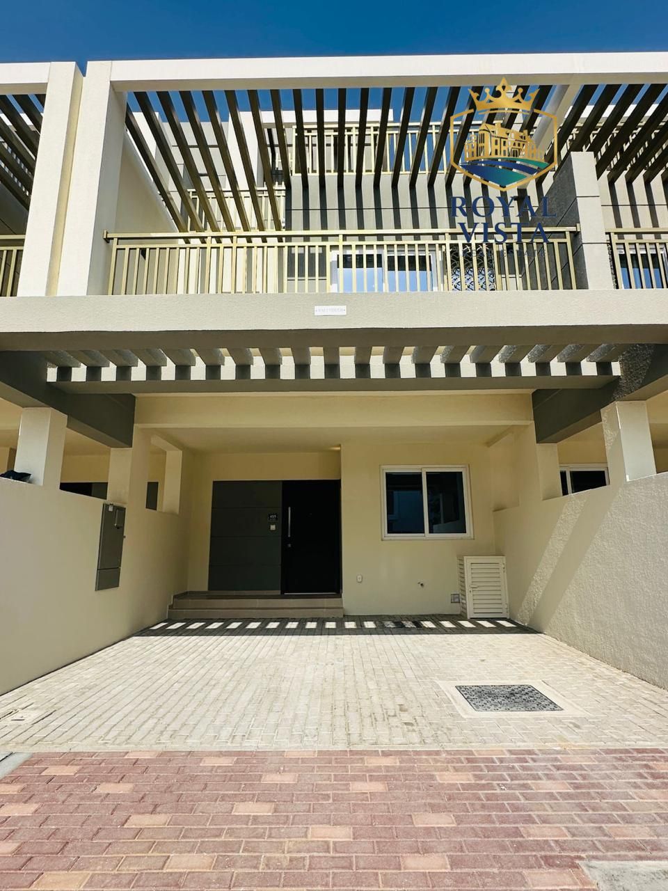 BRAND NEW UNTOUCHED 3 BEDROOM+ROOF ACCESS UNIT