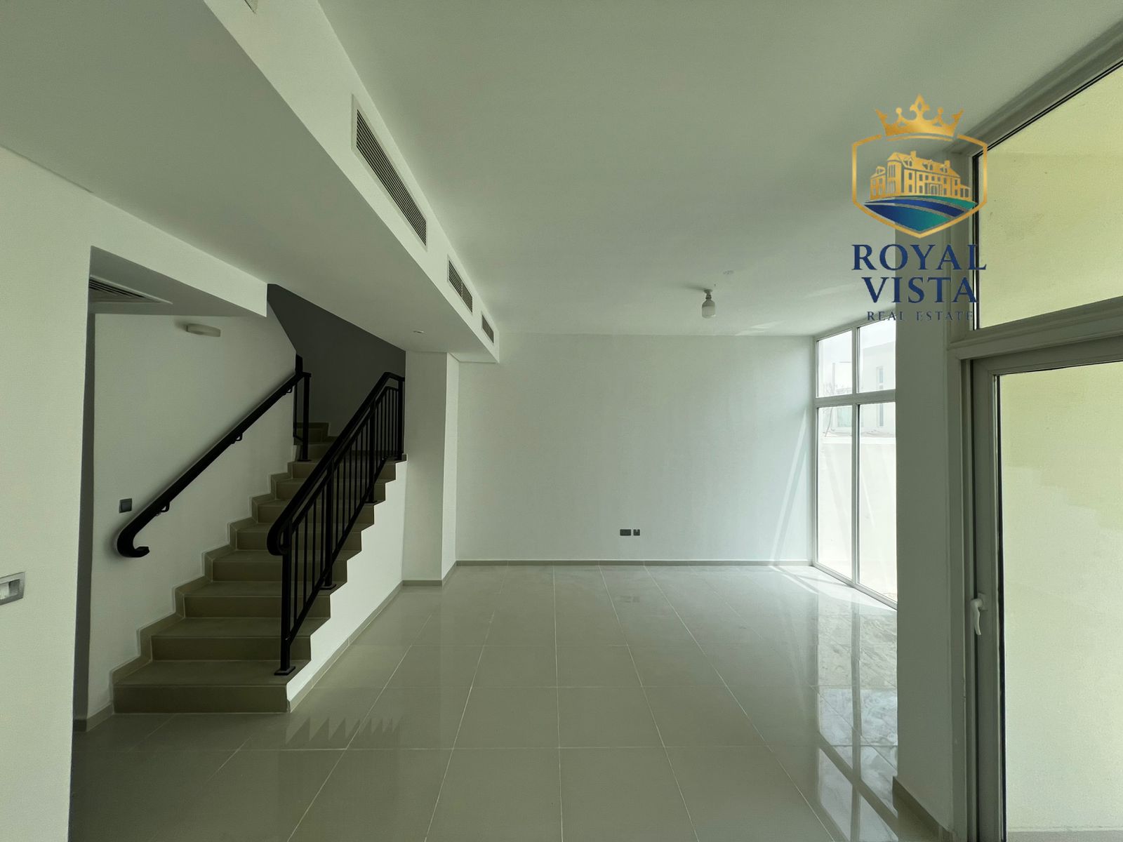 Spacious Luxury Awaits: Stunning 3-Bed Villa in DAMAC HILLS 2 for Rent