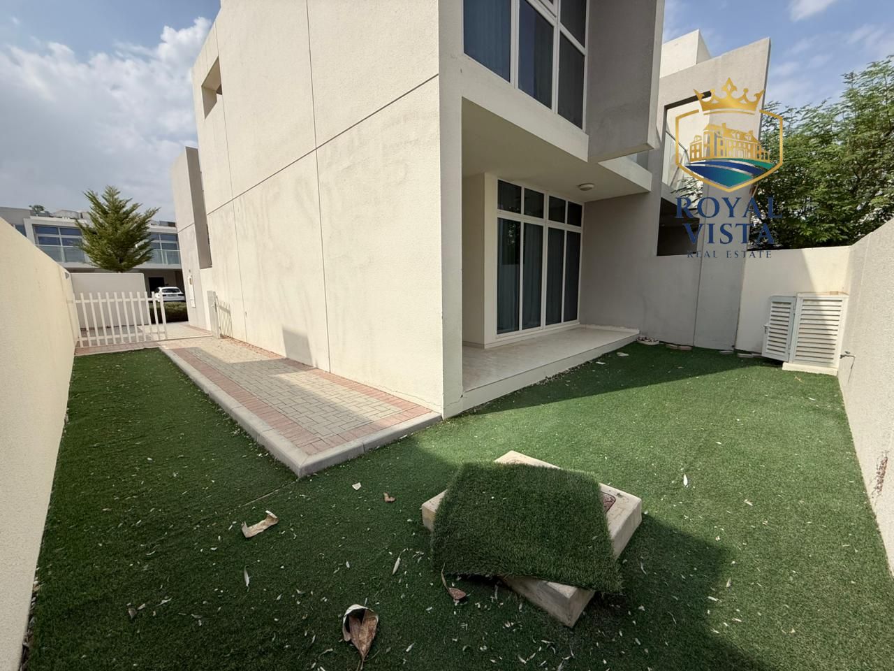 Stunning 3-Bedroom Townhouse in DAMAC HILLS 2 Vardon
