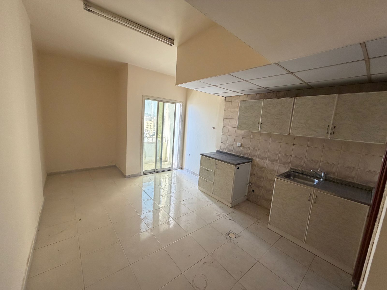 Studio for Annual Rent – With Balcony
