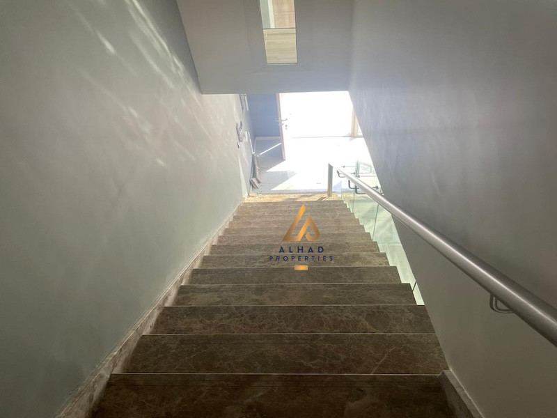 1 BR Townhouse I Modern Design I Well Maintained