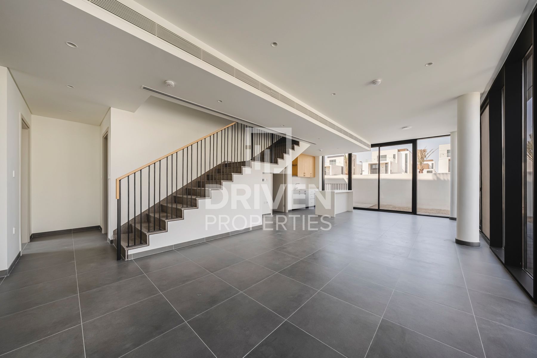 Vacant | Modern Layout and Spacious Villa